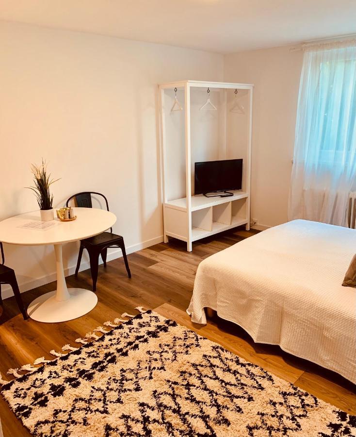 Gaestehaus Zur Uni Klinik Exklusives Apartment Mit Kueche Und Badezimmer Homburg  Exterior photo